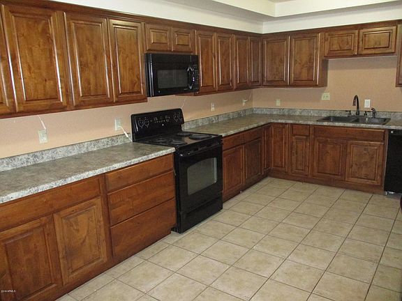 3rd image of 723 S Parsell Cir
