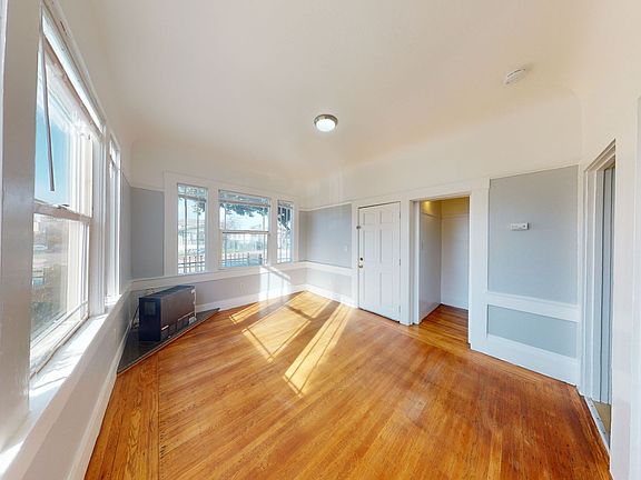3rd image of 624 31st St #B