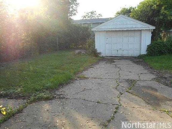 3rd image of 2303 Rockwood Ave