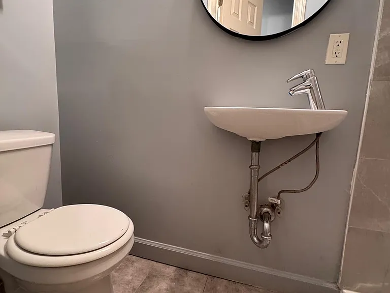 1716 W Virginia Ave NE #102 — Photo 7