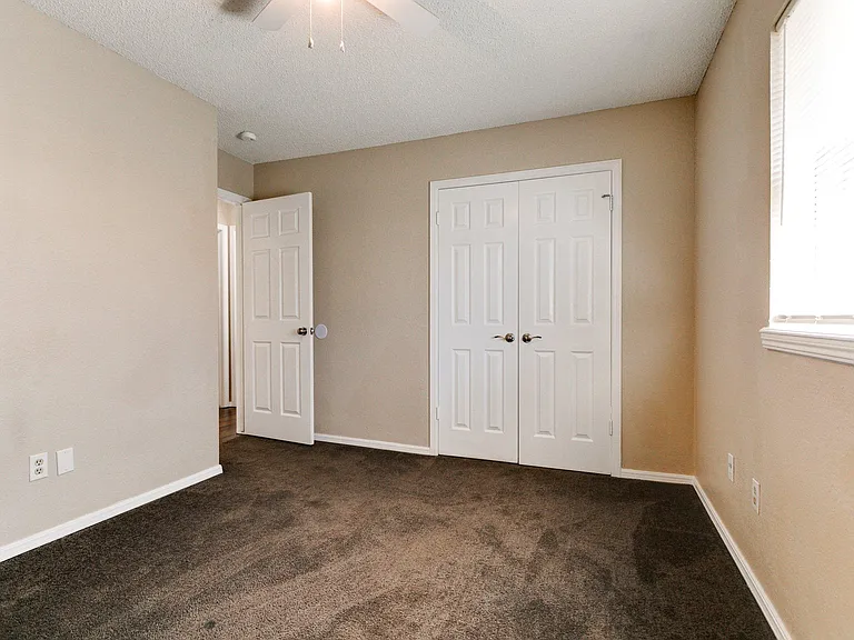 8704 NW 86th Pl — Photo 37