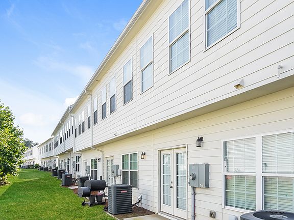 4th image of 11 Madaline Ln