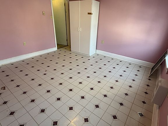 4th image of 745 Fairground Ave
