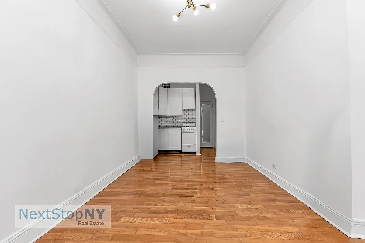 233 East 54th Street — Photo 1