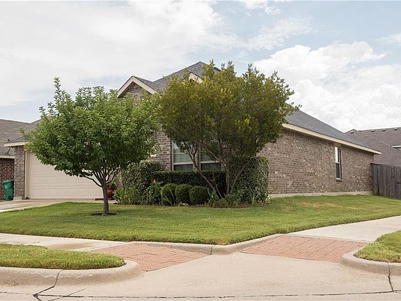 2nd image of 3900 Trenton Pl