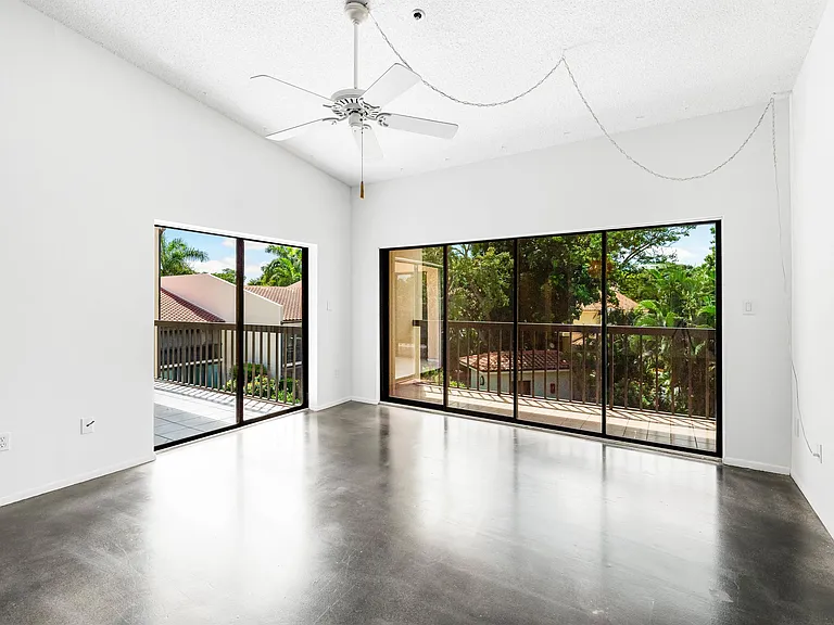 800 Hudson Ave #303 — Photo 12