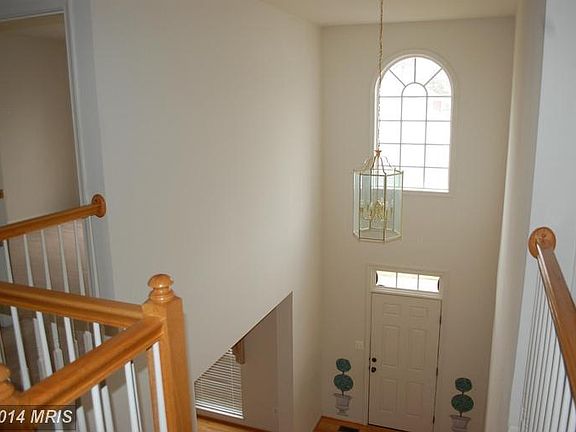 4th image of 1958 Brooke Farm Ct