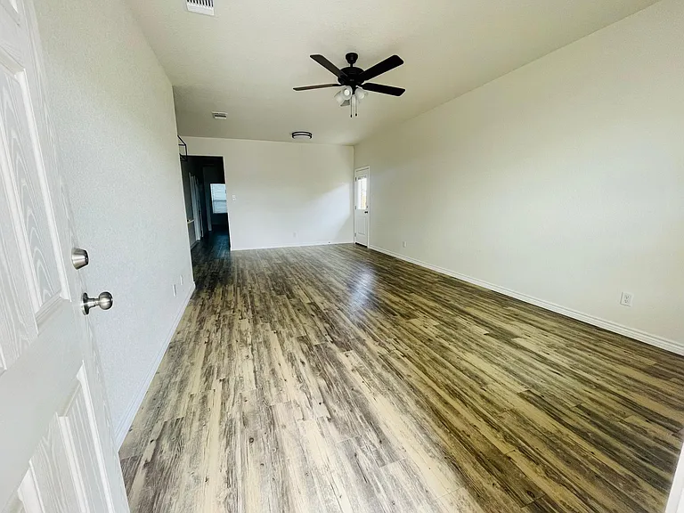 4919 Rose Garden Loop — Photo 3
