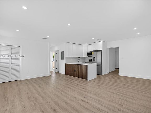 5th image of 14700 SW 302nd St