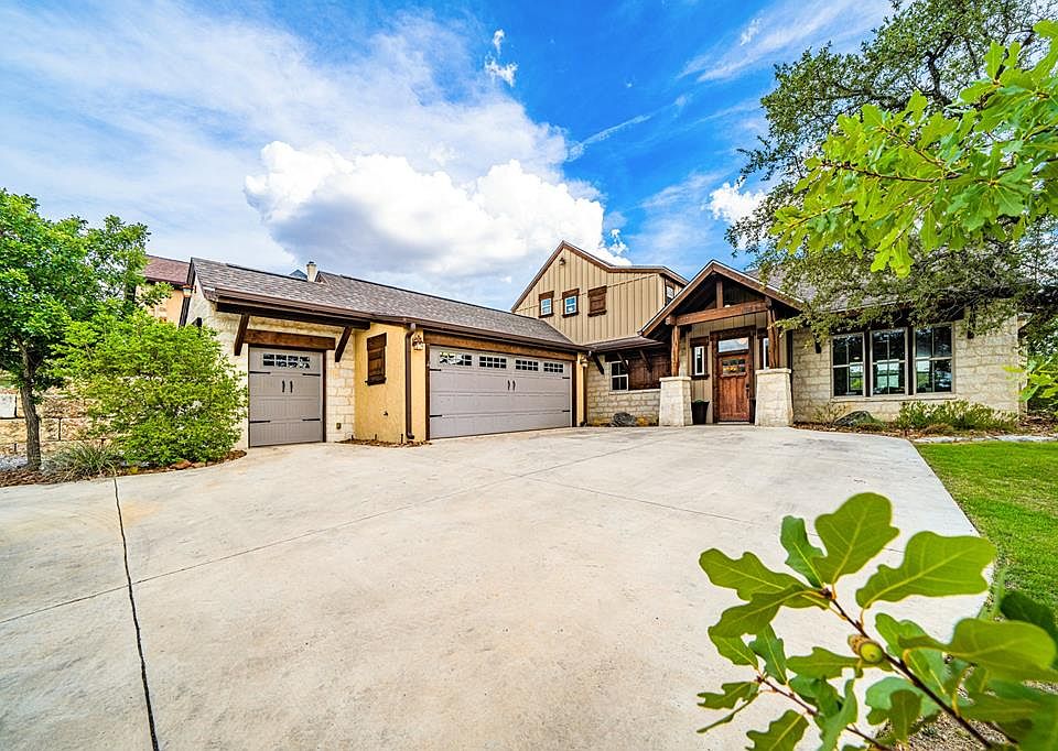 1st image of 211 Castle Pines Dr