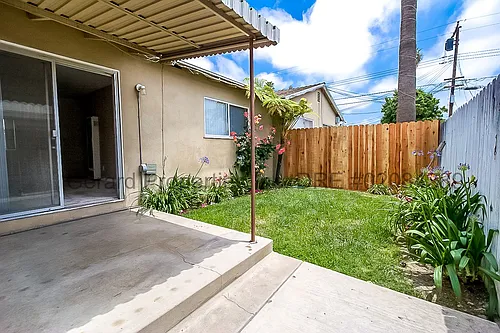 227 S. Oak St. Photo 1
