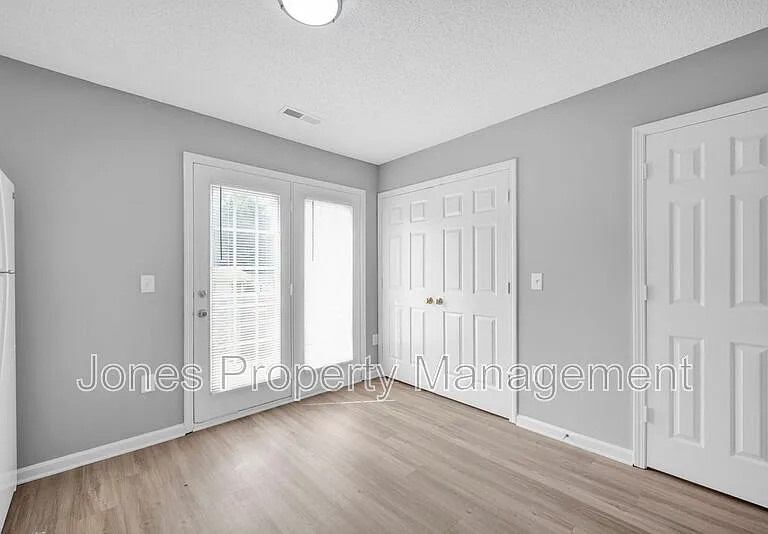 500 Jackson Park Rd #12 — Photo 18