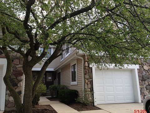 3rd image of 2556 Essex Dr