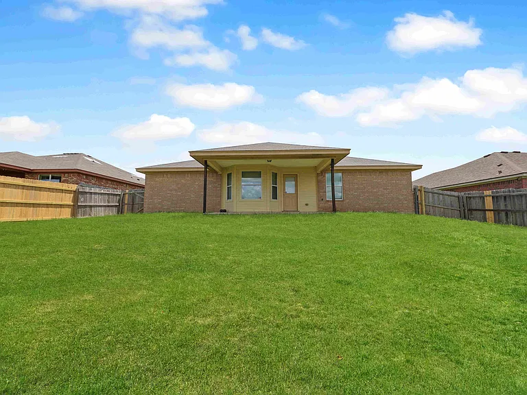2701 Tarrant County Dr — Photo 22