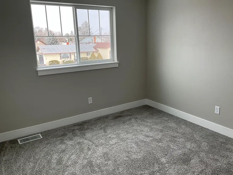 3538 E 107 N — Photo 10