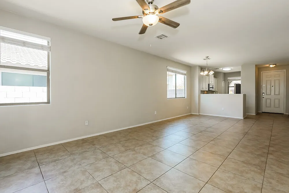 4 bed, 2.0 bath, 1464 sqft, $1,750 — Photo 3