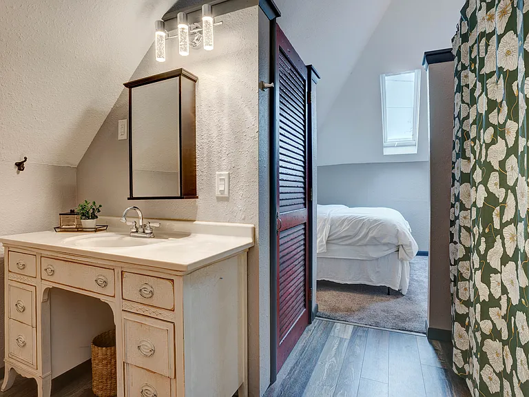 428 N Iowa Ave #3 — Photo 4