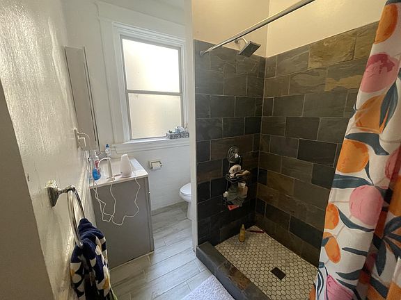 5th image of 2457 Maplewood Ave #1