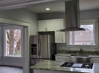 519 S 34th St, Omaha, NE 68105