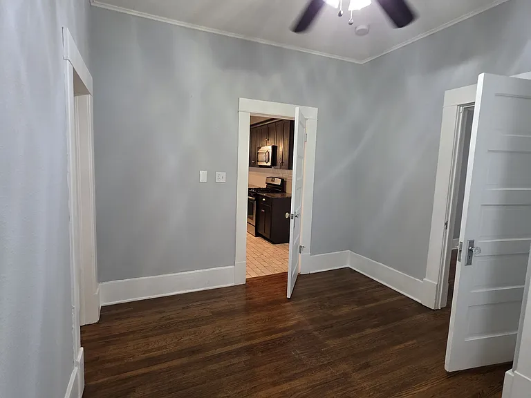 1401 S Elwood Ave — Photo 11