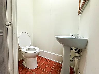 5th image of 459 Cherry St APT 1