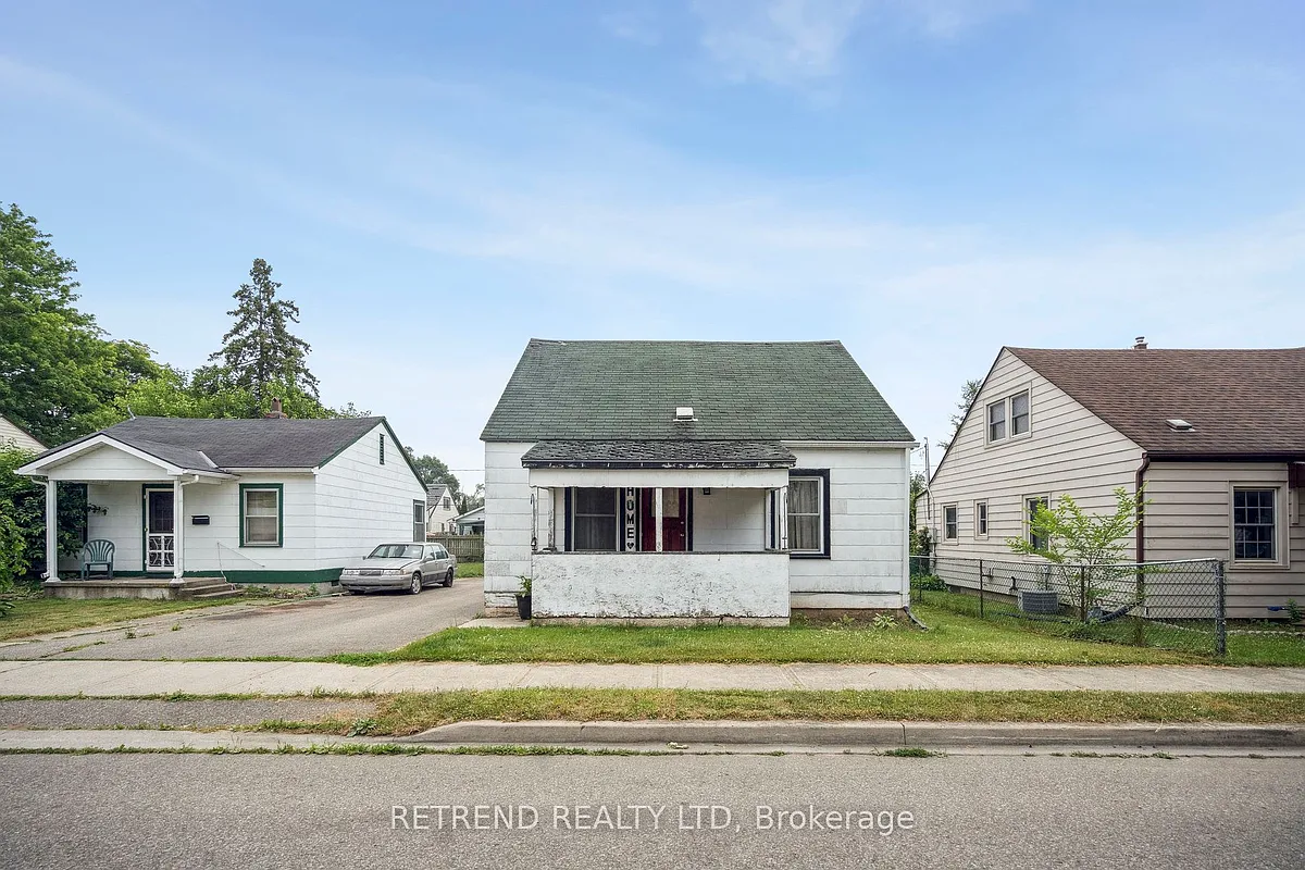 Photo 1 of 33 - 78 8th Ave - Brantford, ON Primary Photo - 78 8th Ave