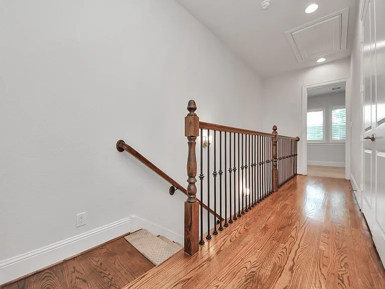 2606 Madeline Grove Dr — Photo 35