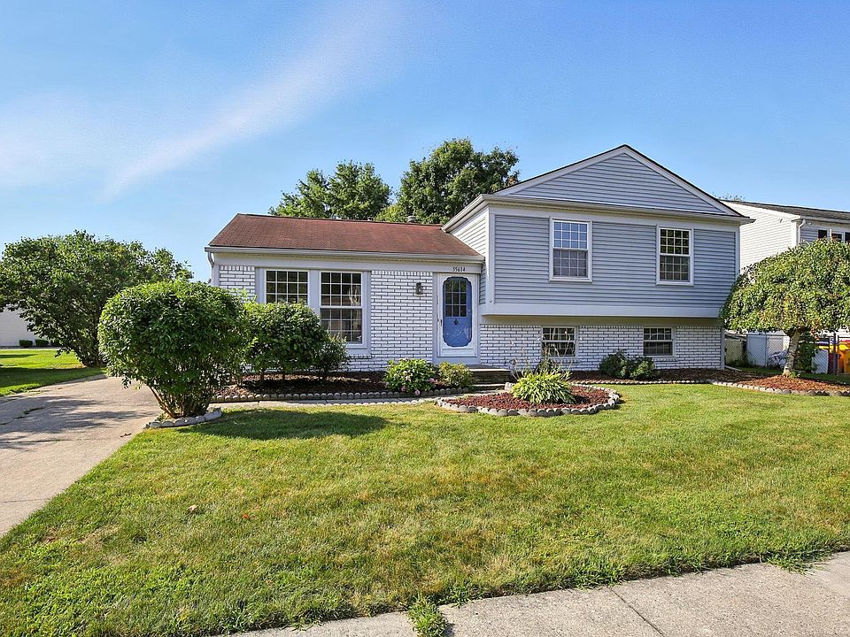 1st image of 35614 Hermitage Ct