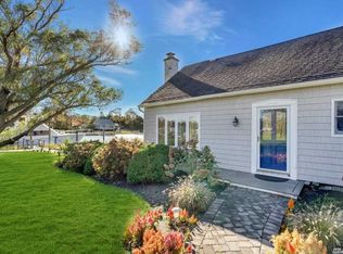 19 C Gardners Ln, Hampton Bays, NY 11946