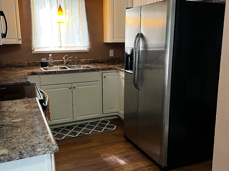 810 Richard St — Photo 38