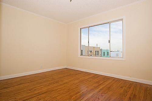 3rd image of 2083 42nd Ave