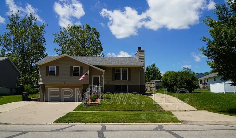 82 W Post Rd NW — Photo 2