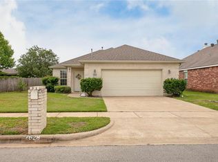 2628 Trophy Dr, Bryan, TX 77802