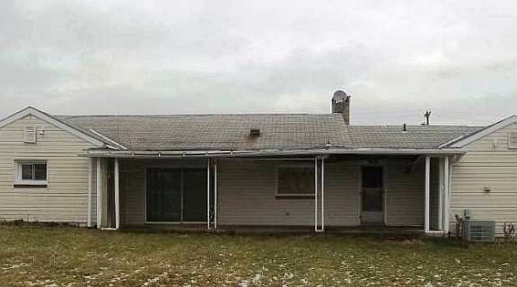 2nd image of 320 Nebraska Dr