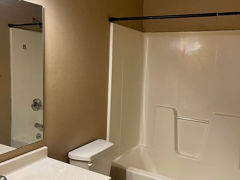 408 S Van Buren St #5 — Photo 10
