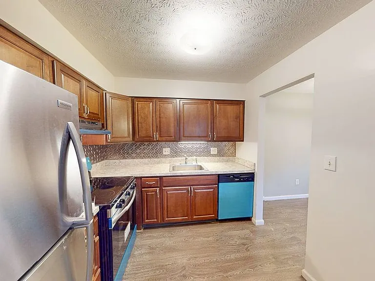 5285 Portland St #104 — Photo 9