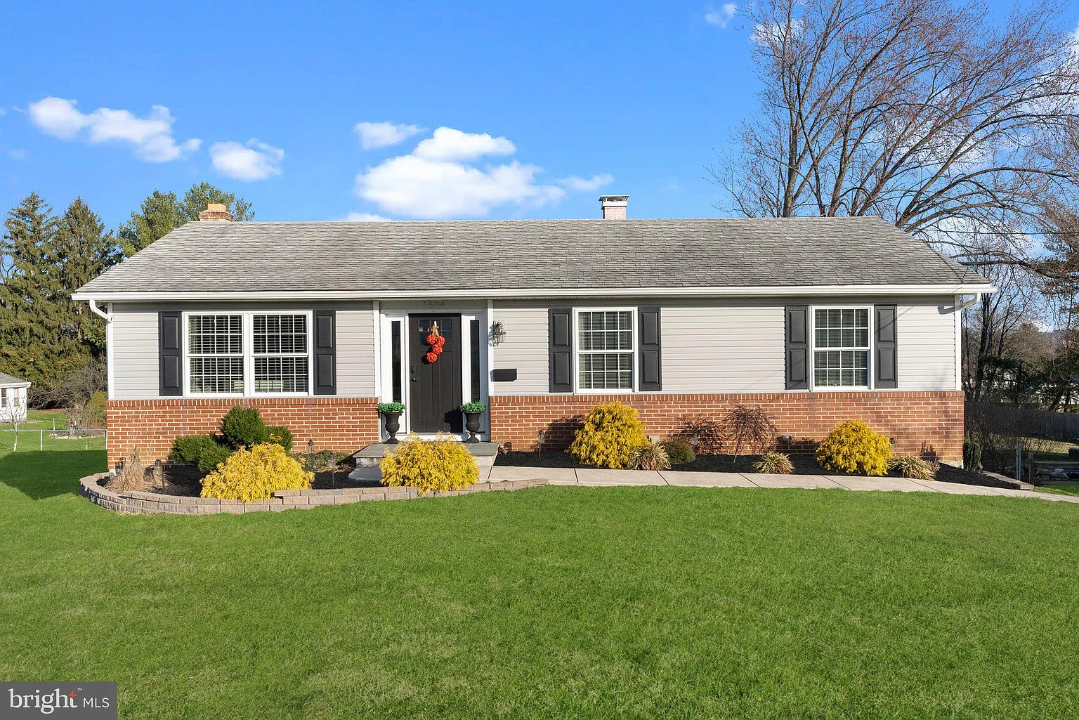 1604 Hallowell St photo 1