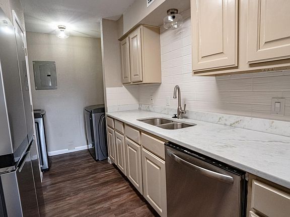 4th image of 7252 Mansions Dr