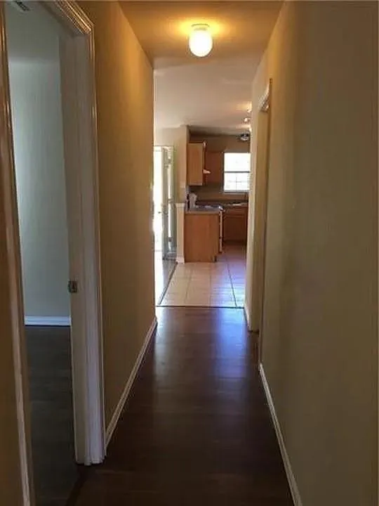 3 bed, 2208 sqft, $1,450 — Photo 4