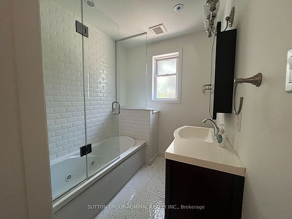 5th image of 335 Palmerston Blvd