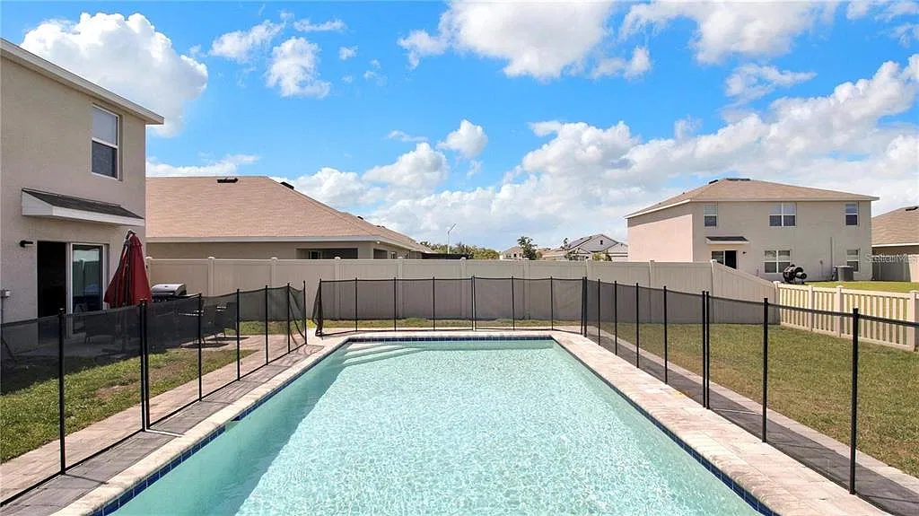 5 bed, 3.0 bath, 2674 sqft, $3,200 — Photo 1