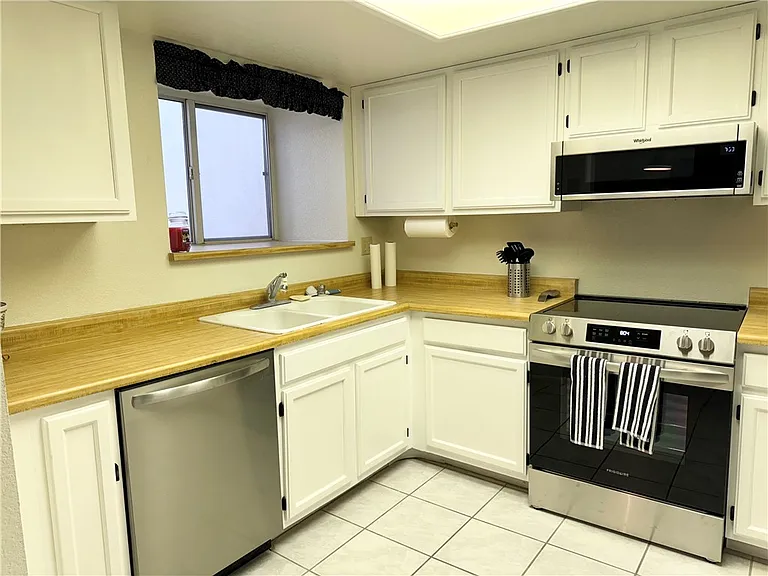 1800 Clubhouse Dr #K90 — Photo 9