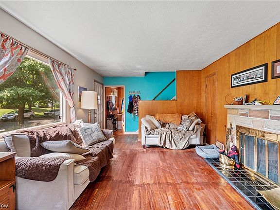 5th image of 1477 Burkhardt Ave