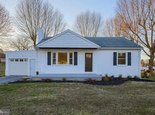 142 Rose Dr, Lancaster, PA 17602