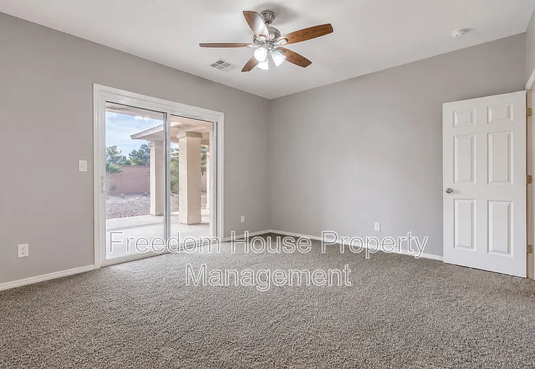5465 Finestra St — Photo 14