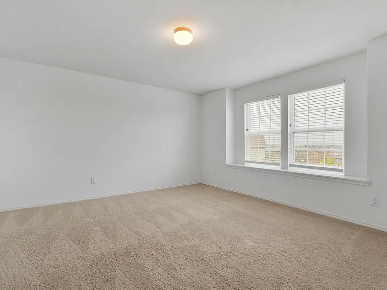 10310 Lady Bird — Photo 11
