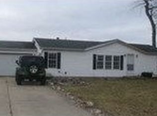24622 Fairgrove Dr, Elkhart, IN 46514
