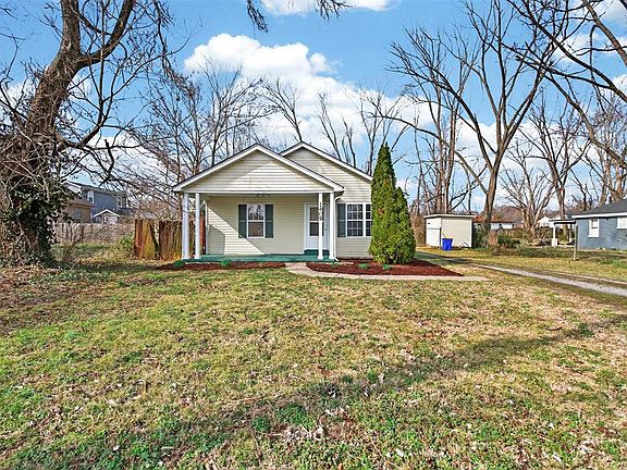3rd image of 1409 Collegeview Dr