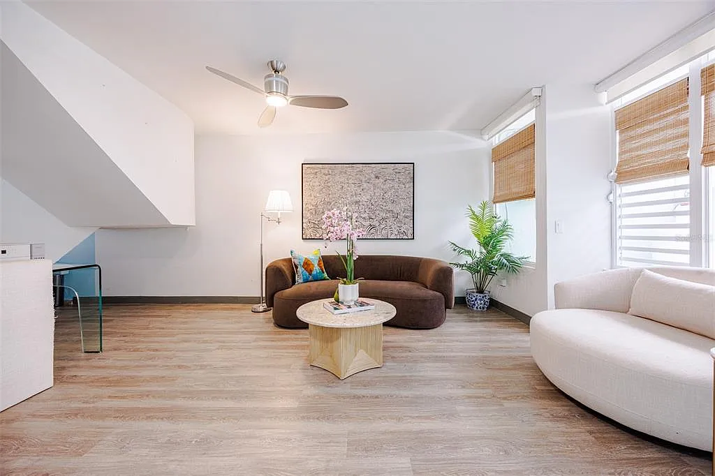 3 bed, 2.5 bath, 2126 sqft, $4,200 — Photo 3