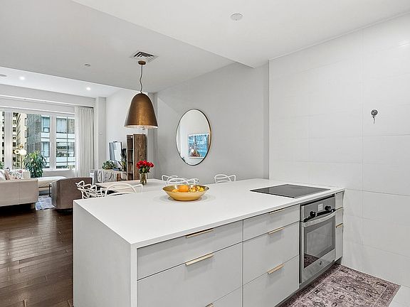 4th image of 111 Fulton St APT 824